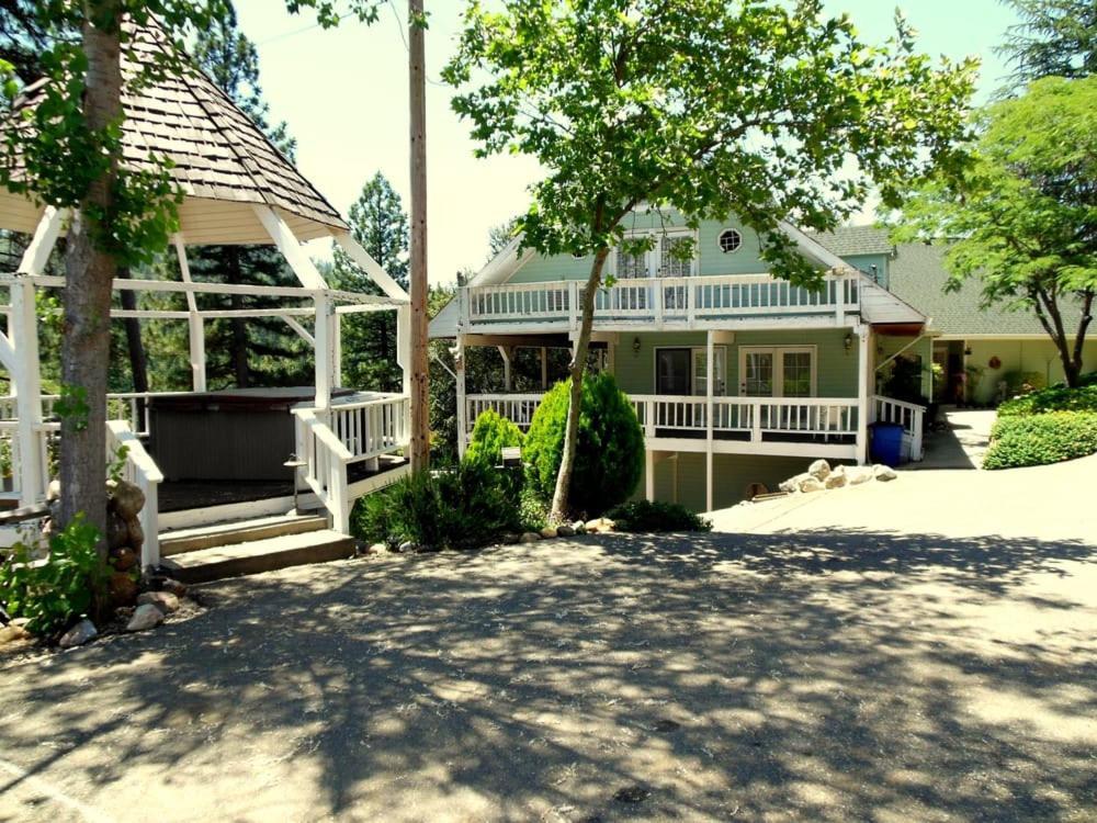 Berkshire Inn Groveland Bagian luar foto