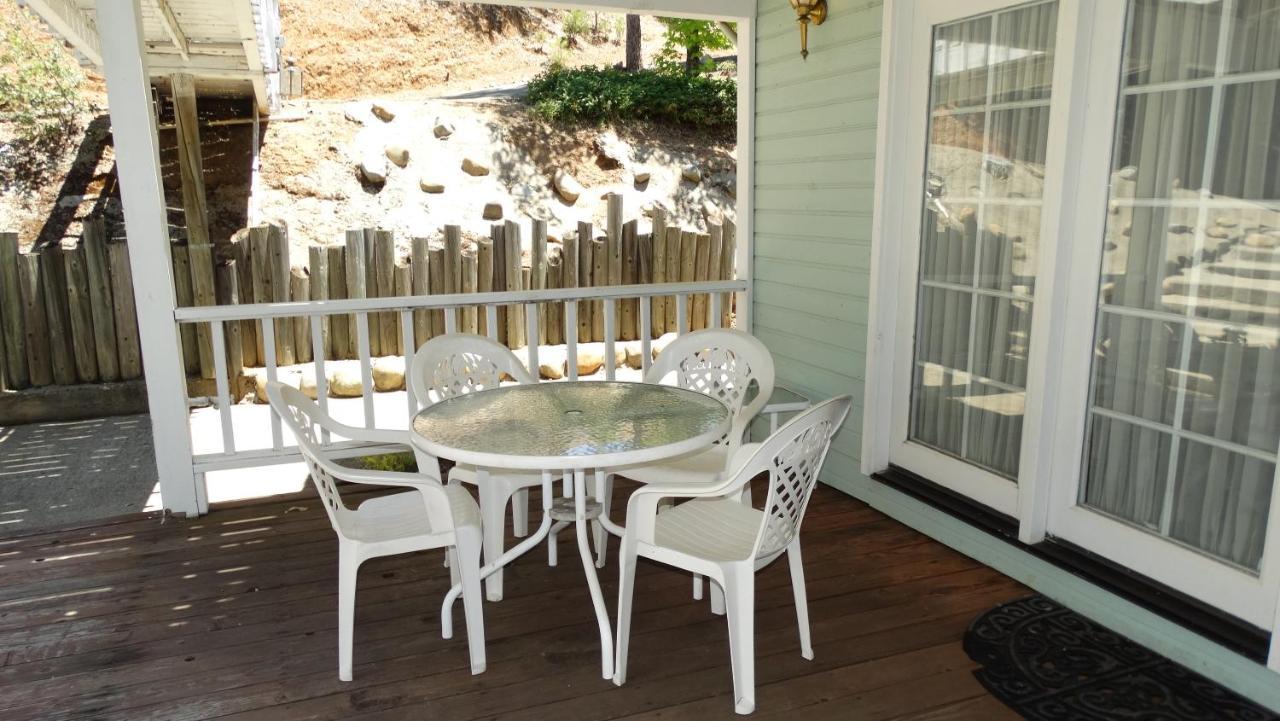 Berkshire Inn Groveland Bagian luar foto