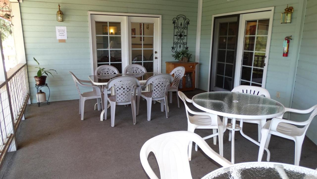 Berkshire Inn Groveland Bagian luar foto