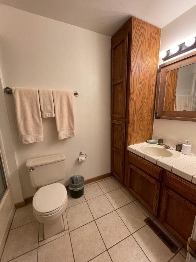 Berkshire Inn Groveland Bagian luar foto