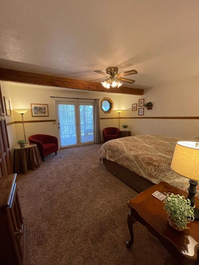 Berkshire Inn Groveland Bagian luar foto