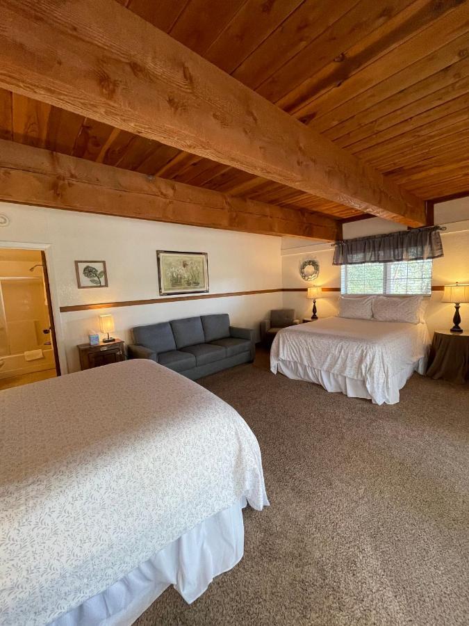 Berkshire Inn Groveland Bagian luar foto