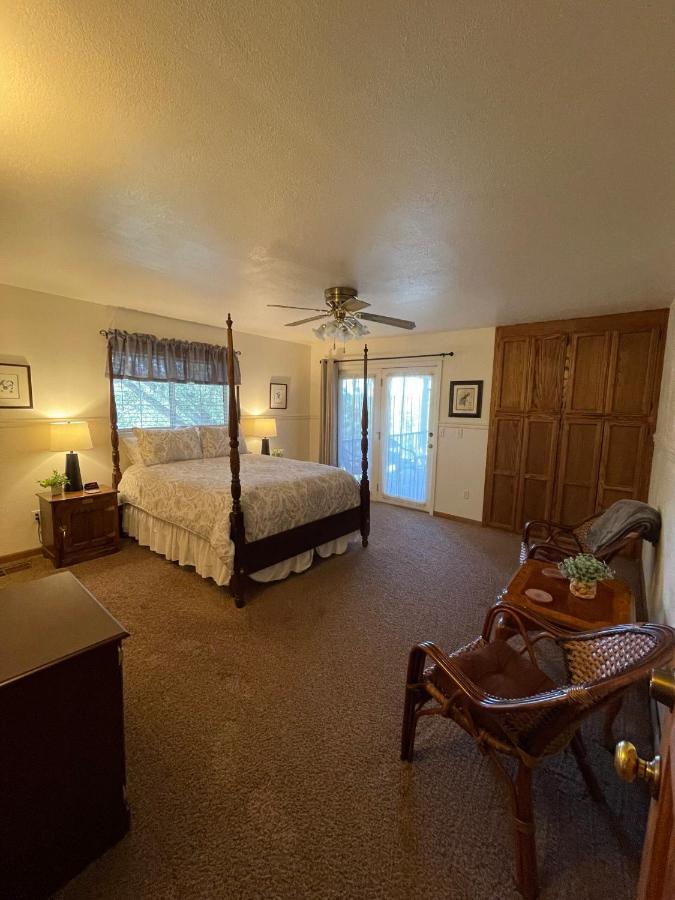 Berkshire Inn Groveland Bagian luar foto