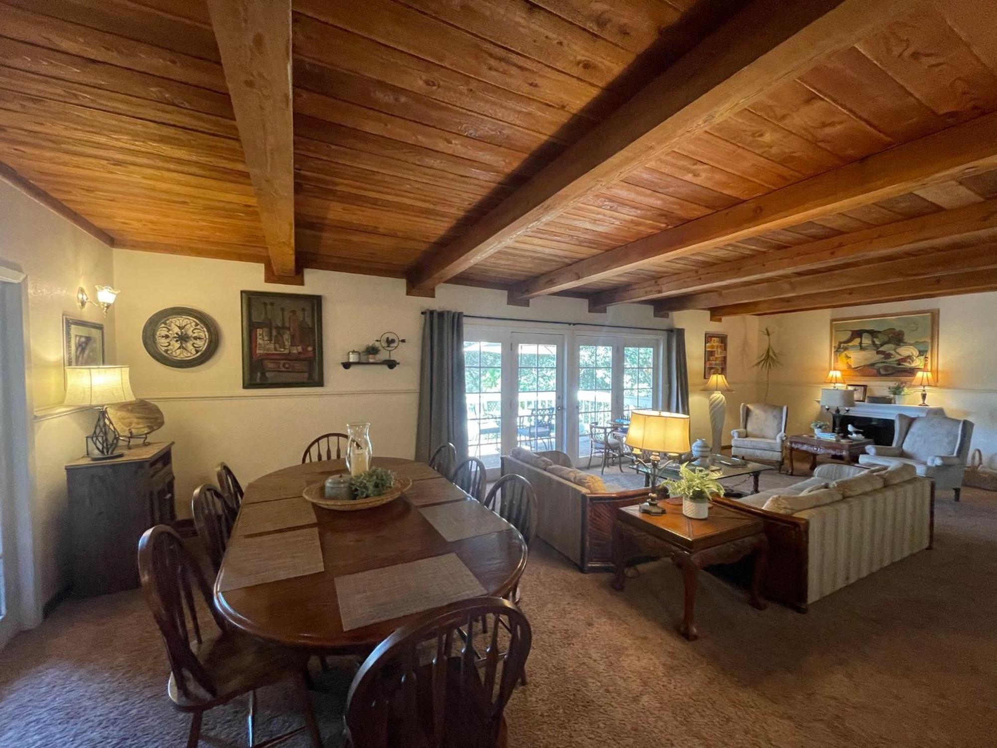Berkshire Inn Groveland Bagian luar foto