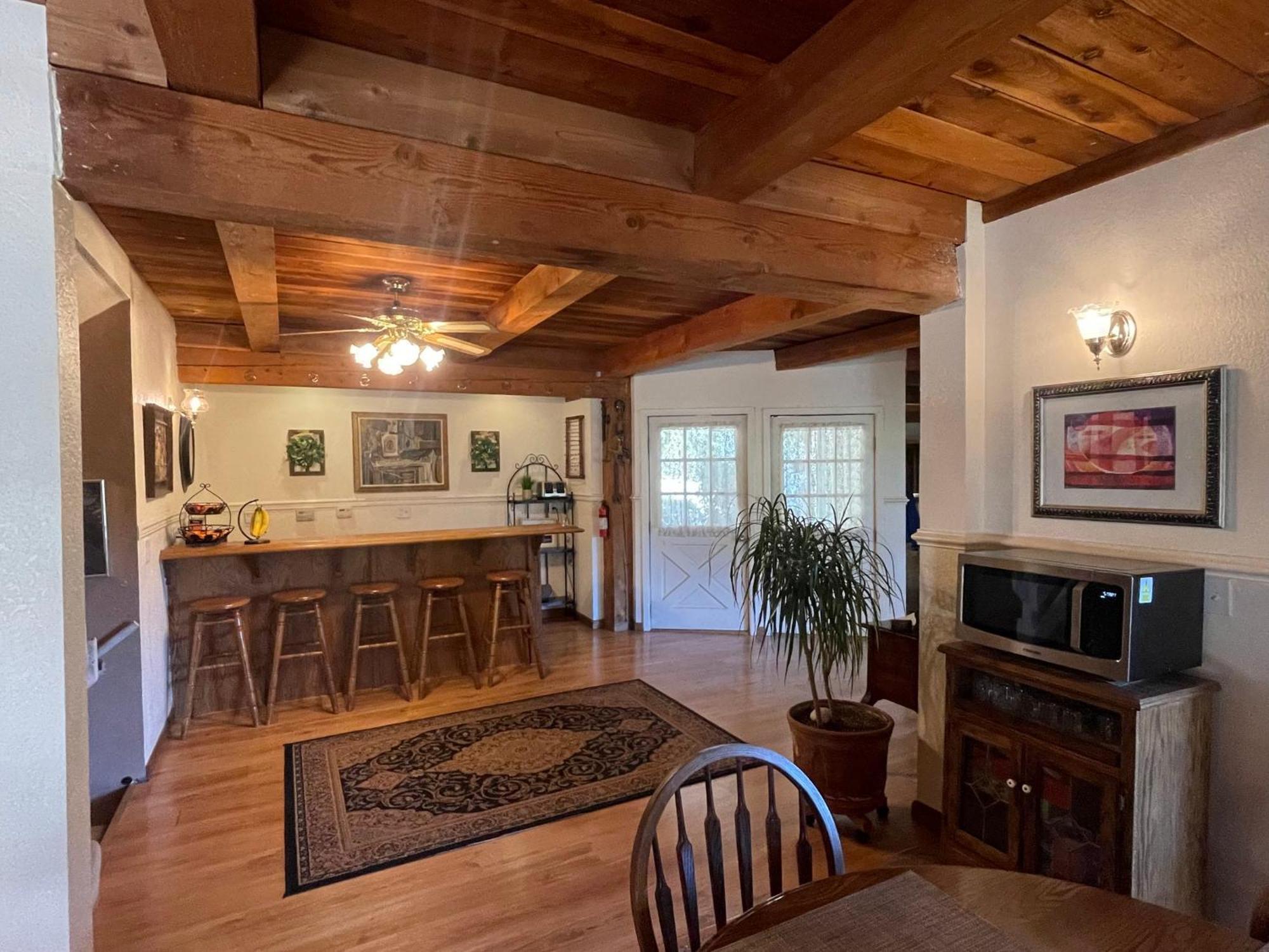 Berkshire Inn Groveland Bagian luar foto